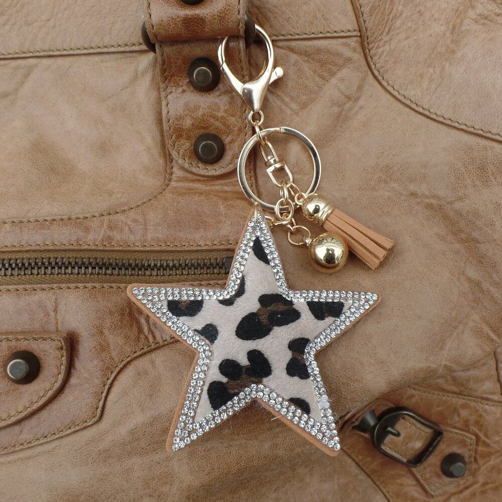 Cowboy Faux Fur Bag Charm Animal Print Rhinestone Trim Key Chain NWOT HEART (1) - Picture 4 of 6